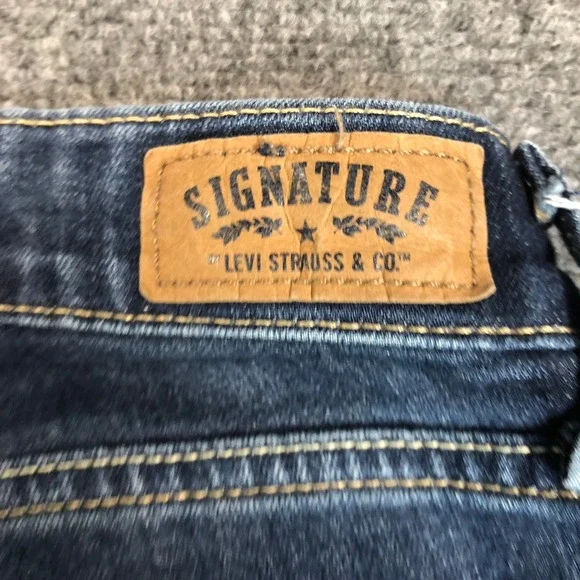 Signature by Levi Strauss & Co Mid Rise Straight Leg Dark Wash Jean Women 10 W30 - Picture 10 of 11
